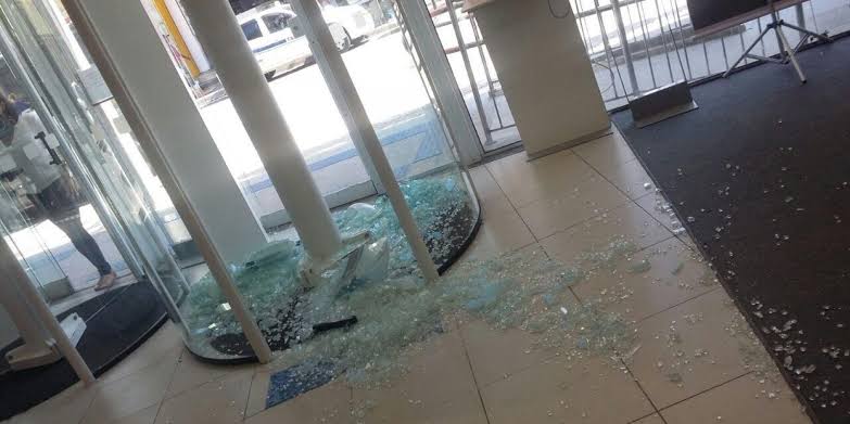 CORRE-CORRE: Ladrão causa pânico em agência bancária no Centro de Porto Velho