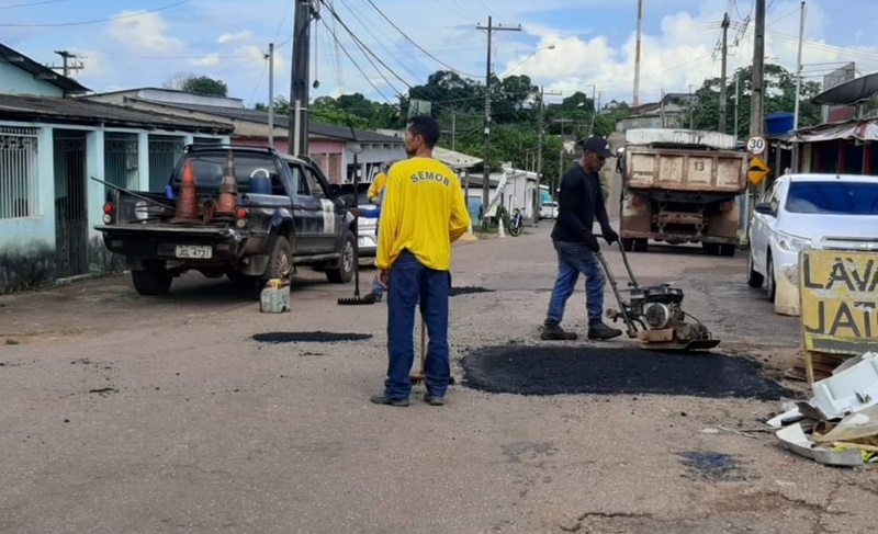 MELHORIAS: Serviço de tapa buracos é realizado no Nova Floresta a pedido de Júnior Queiroz 
