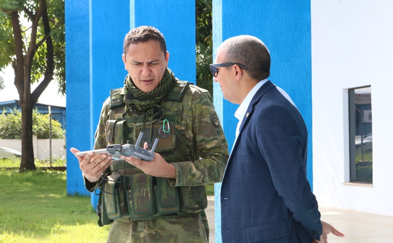 APOIO: Deputado Alex Silva entrega equipamentos para o BPFRON 