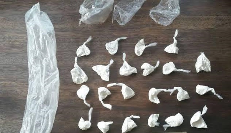 VIA PIX: Adolescente que vendia droga a mando de comparsa é detido pela PM