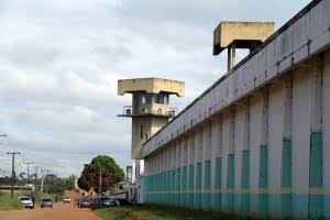 NO URSO BRANCO: Advogado é detido suspeito de levar ilícitos para apenados