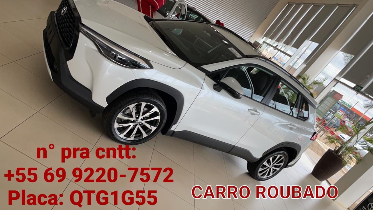 ENCAPUZADOS: Bandidos fazem família refém durante roubo de Corolla em casa