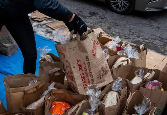 LADRÕES ESFOMEADOS: Família é amarrada e bandidos fogem roubando até comida de residência