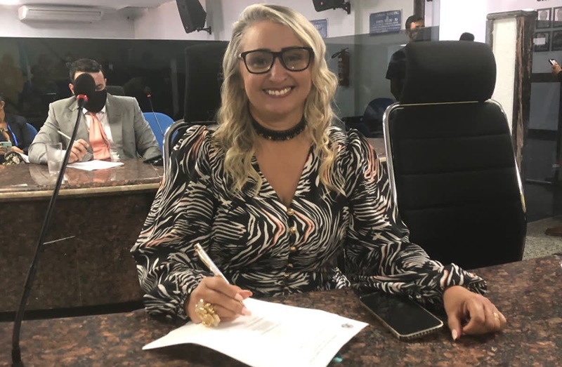 VALORIZAÇÃO:  Márcia Socorristas vota a favor dos servidores municipais