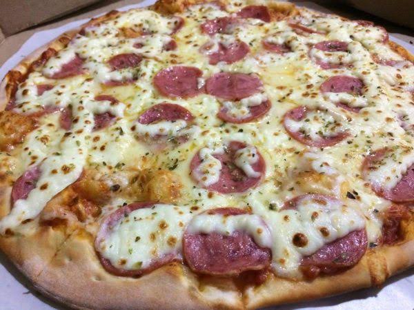 ESFOMEADOS: Motoboy de delivery é rendido por ladrões e tem pizza roubada na entrega