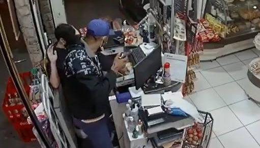 ROUBO: Comerciante é rendido e ladrões fogem levando L200 e até caixas de cerveja