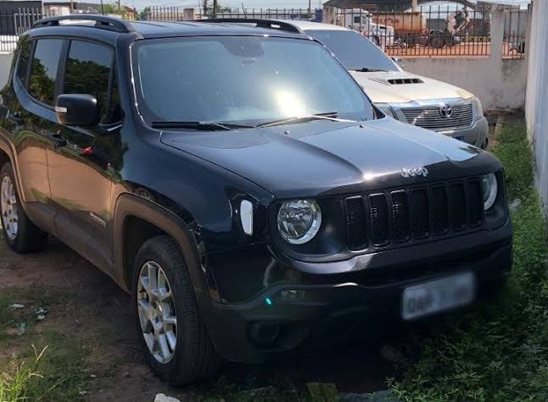 TERROR: Idosa e filho são amarrados durante roubo de Jeep Renegade em residência