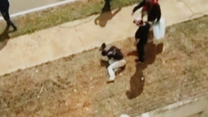 CASTIGADO: Acusado de abusar de adolescente é espancado pela população