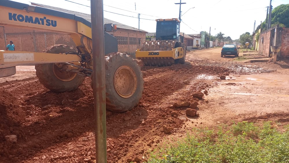 EDWILSON NEGREIROS: Prefeitura patrola e encascalha rua no Socialista após pedido de vereador