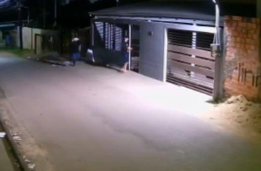ASSISTA: Vídeo mostra ação de bandidos que cometeram roubo na casa de vereador