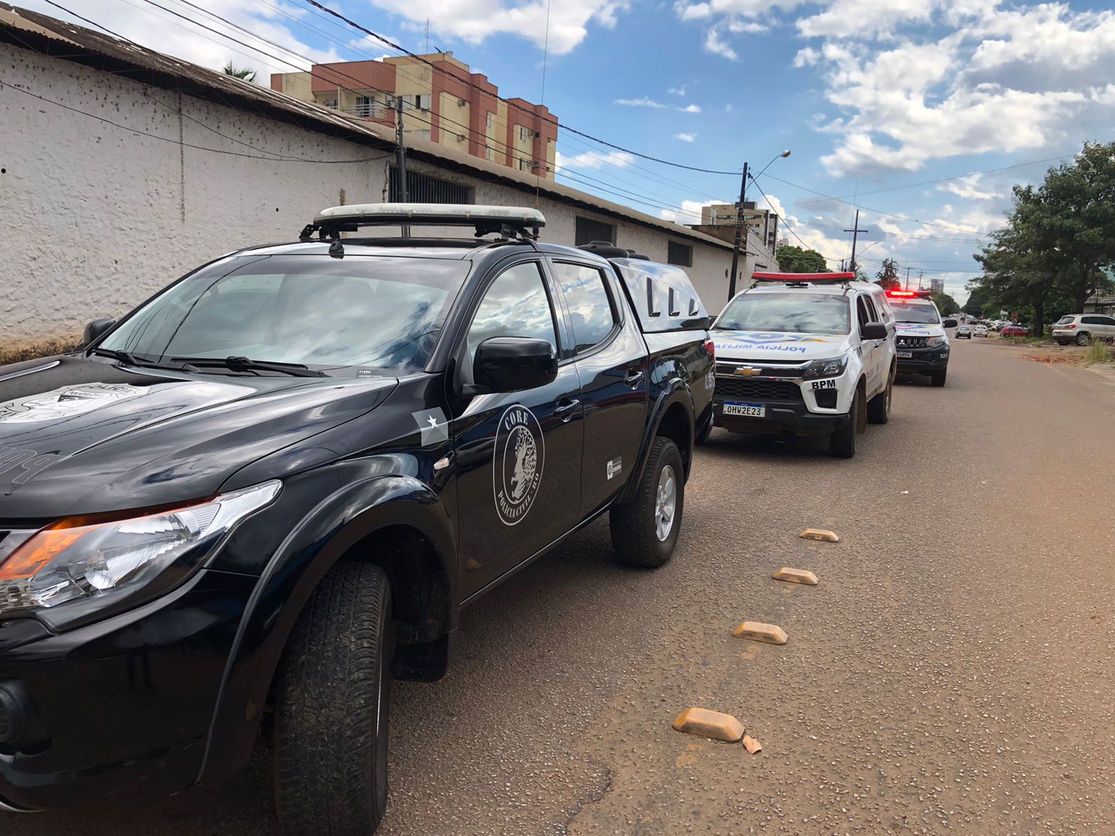ASSISTA: Homenagem durante cortejo fúnebre de policial civil Carlos Burton