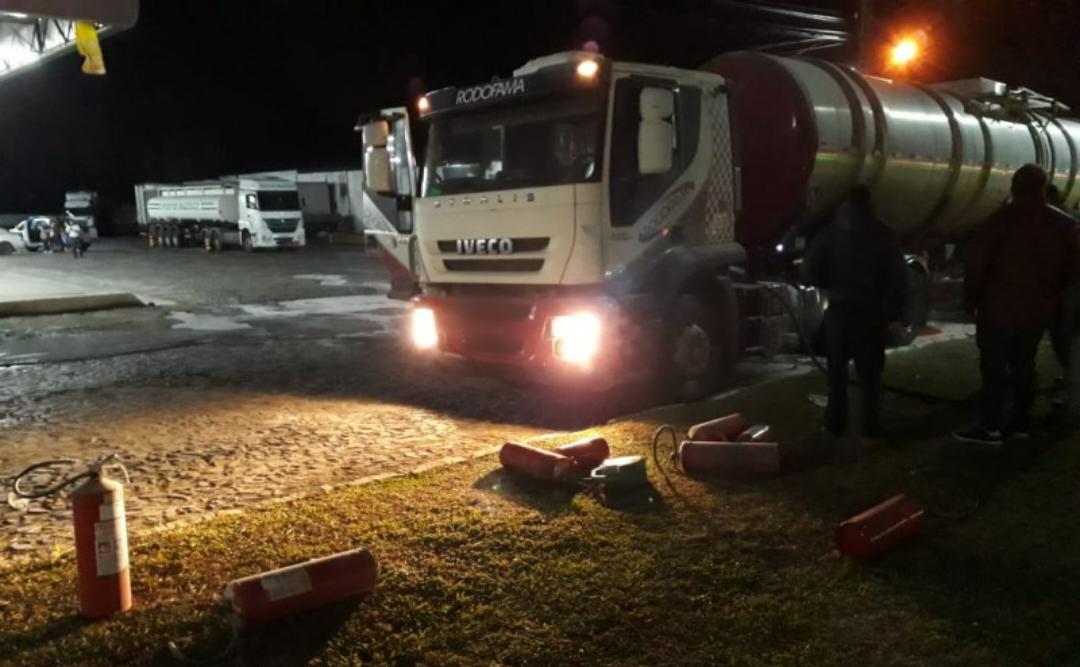 NA MADRUGADA: Caminhoneiro surra mulher que o procurou no trabalho para discutir relação