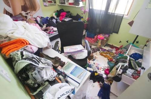 NÃO ACEITOU: Marido destrói tudo dentro de casa após ser expulso pela esposa