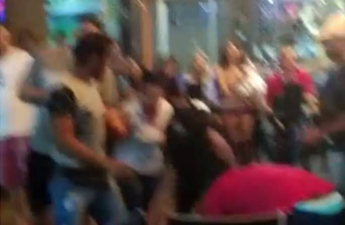BRUTALIDADE: Bando é acusado de espancar homem na frente da namorada em choperia