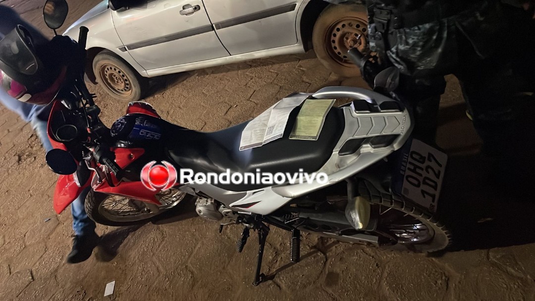 CLONADA: Homem fica nervoso e é preso com moto roubada e documento falso