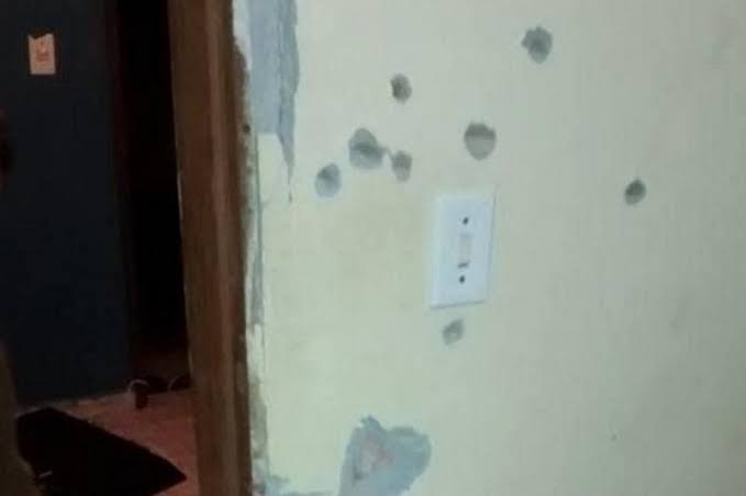 'PERDEU, PERDEU': Grupo criminoso tenta matar mulher a tiros na frente de casa