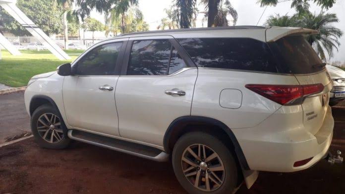 SEIS BANDIDOS: Empresário é feito refém e tem SW4, pistola e R$ 20 mil roubados por quadrilha