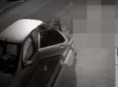 ABSURDO: Mulher é estuprada dentro de carro e tem celular roubado por criminoso
