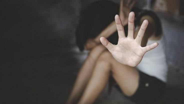 DENUNCIOU: Padrasto é preso no trabalho após ser acusado de estuprar a enteada