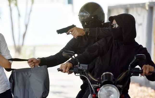 SAIDINHA DE BANCO: Mulher é assaltada após sacar FGTS em agência da Caixa Econômica Federal