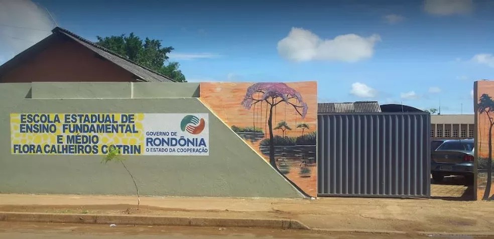 RENDIDO: Bandidos roubam arma de vigilante na Escola Flora Calheiros 