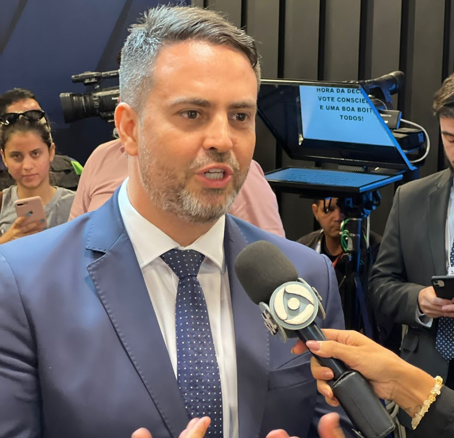 OBJETIVO: Léo Moraes garante que vai regularizar as terras da população