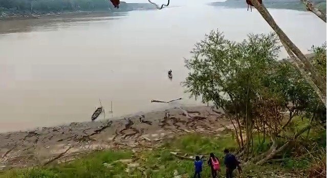 PEDIDO DE SOCORRO: Mães dizem que crianças do Baixo Madeira estão há quatro meses sem estudar