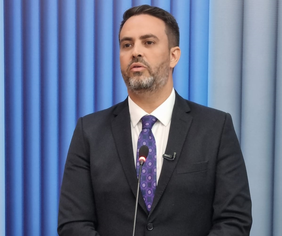 AVALIAÇÃO: Equipe de Léo diz que desempenho dele em debate ajudou indecisos