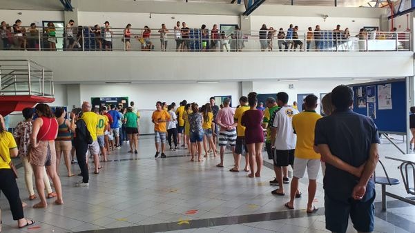 ESPERA: Filas imensas e lentidão em algumas seções eleitorais na capital