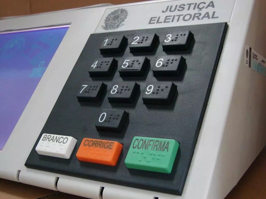 FÚRIA: Eleitor de Bolsonario é preso por quebrar urna eletrônica com soco