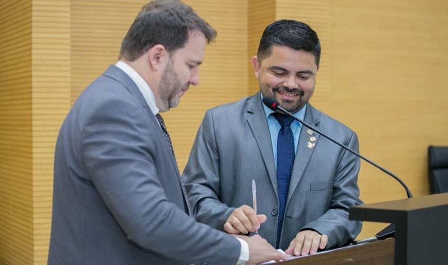 AÇÃO: Deputados se mobilizam para evitar a queima de dragas liberam estradas