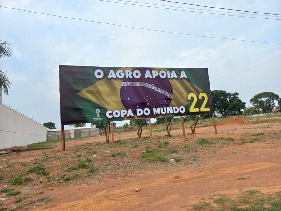 PROPAGANDA: Outro outdoor pró-Bolsonaro em Cerejeiras desafia Ministério Público
