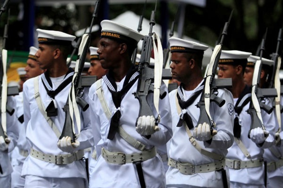 NACIONAL: Marinha lança processo seletivo com 303 vagas para várias profissões