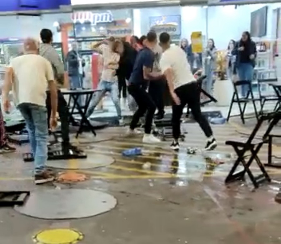 CONFUSÕES: Discussões políticas estão acabando em brigas envolvendo até crianças