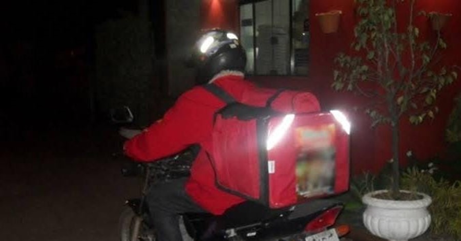 APÓS ENTREGA: Motoboy de delivery é assaltado e tem veículo levado por dois ladrões 