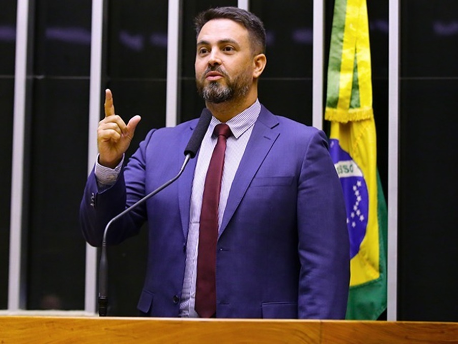 PROTEÇÃO: Relatório de Léo Moraes que torna pedofilia crime hediondo é aprovado