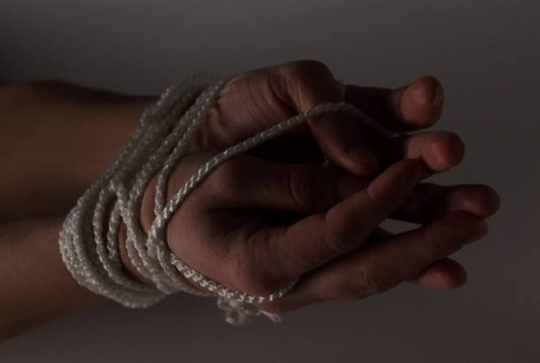 VIOLENTOS: Idoso e familiares são amarrados por bandidos que exigiam cofre em casa