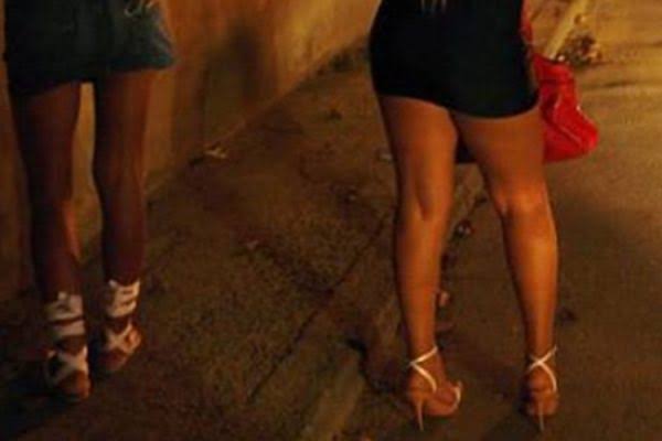 ROUBO: Travesti é presa acusada de assaltar com arma de brinquedo 