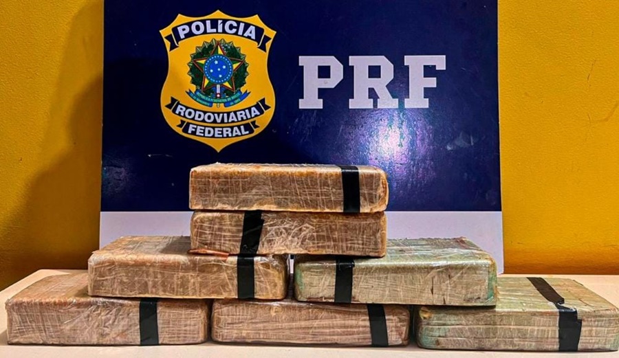 VÍDEO: PRF prende homem com sete quilos de drogas em compartimento secreto 