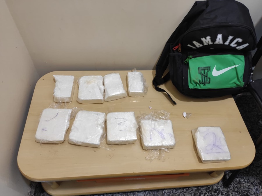 FLAGRANTE: PF prende foragido levando quatro quilos de cocaína para a Paraíba