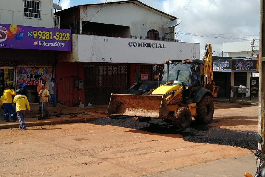EDWILSON NEGREIROS: Vereador solicita e Semob realiza tapa-buracos no Bairro Tancredo Neves