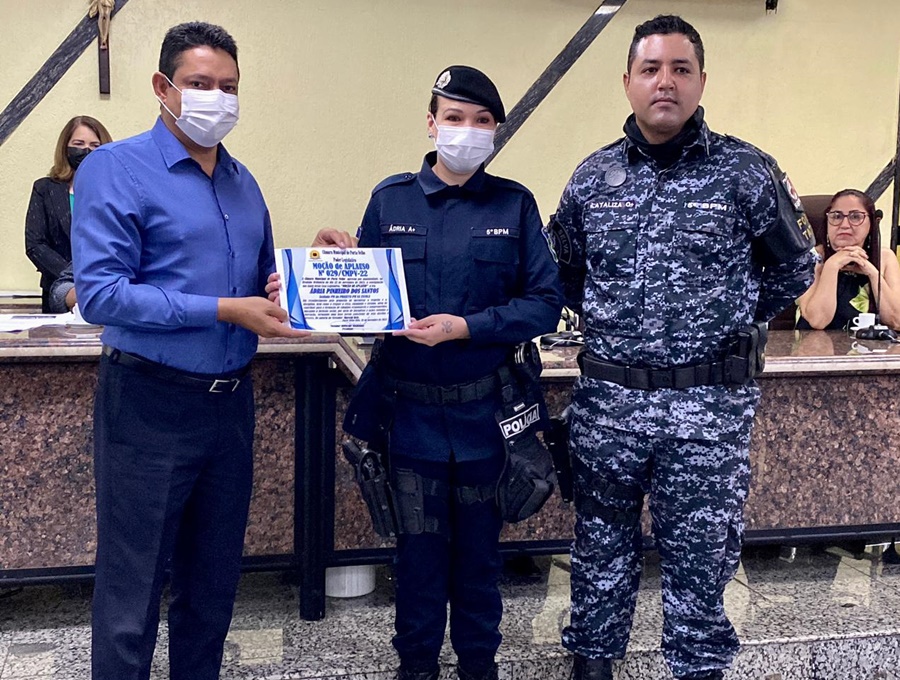 HOMENAGEM: Marcelo Reis concede moção de aplausos ao projeto 'PM na Escola' 