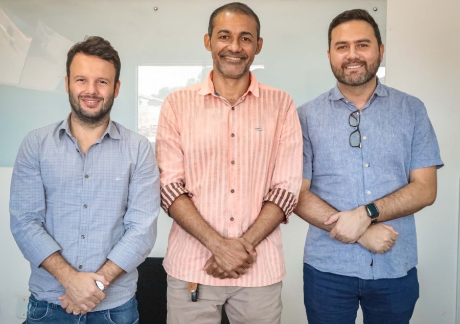 DEMANDAS: Ver. Enfermeiro Roneudo se reune com os secretários da SEMOB