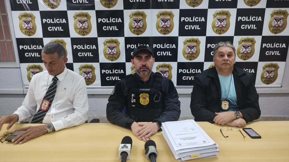 COLETIVA: Delegados passam mais detalhes sobre a Operação Dinamite