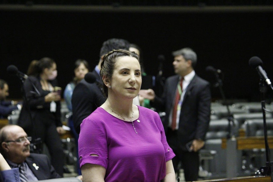 JAQUELINE CASSOL: Câmara dos Deputados aprova projeto de lei sobre saúde mental