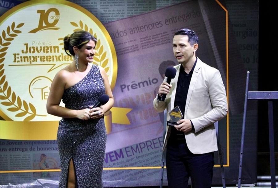 CONTABILIDADE: André Carvalho foi homenageado no Prêmio Jovem Empreendedor do Ano 2022
