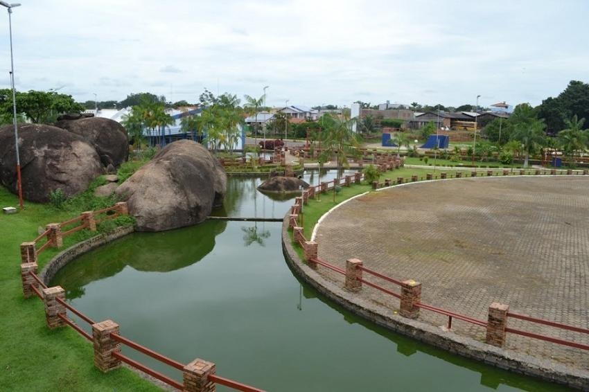 NÃO IDENTIFICADO: Corpo é encontrado na Praça da Liberdade em Ouro Preto do Oeste