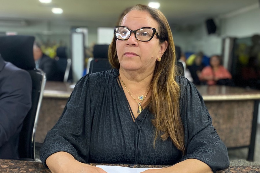 TERCEIRA IDADE: Câmara Municipal derruba veto e mantém projeto da vereadora Ellis Regina