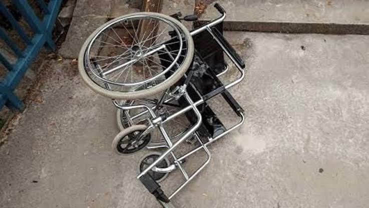 SOM ALTO: Idosa cadeirante tem clavícula quebrada após briga entre vizinhos 