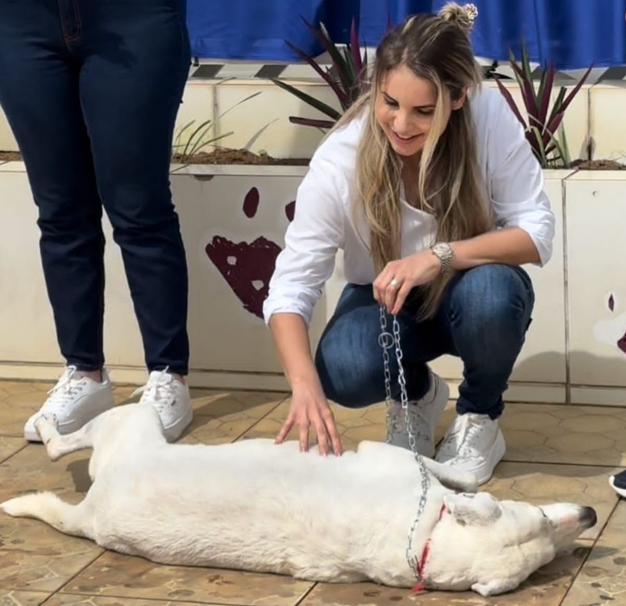 CARLA REDANO: Prefeita inaugura centro de adoção de pets em Ariquemes